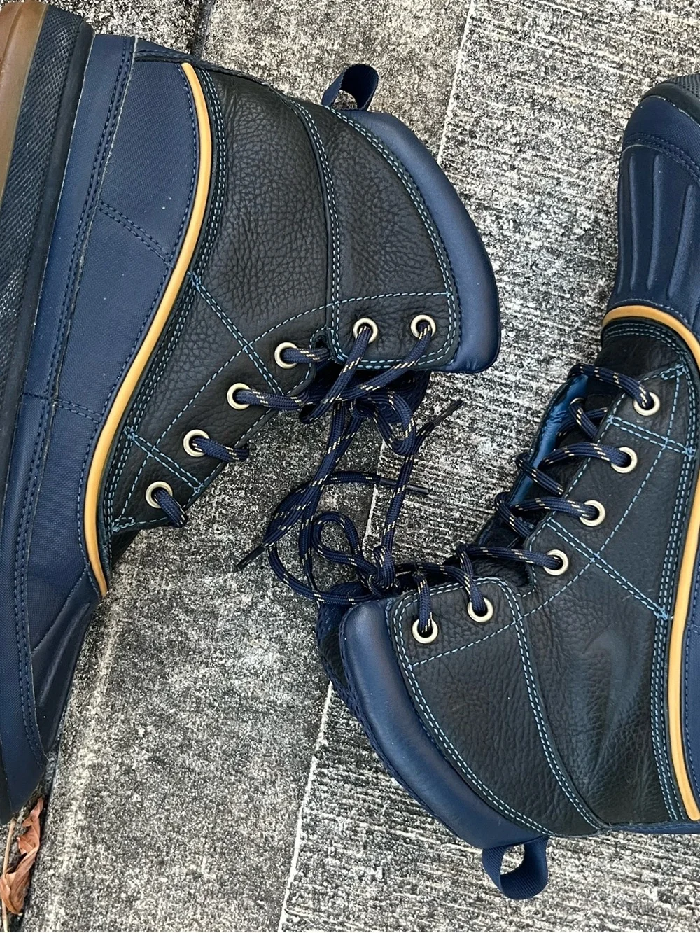 Nike Men's Navy and Tan Outdoor Lace-Up Boots